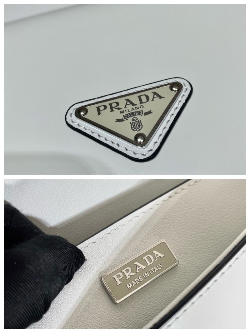 Pra*a hobo bags